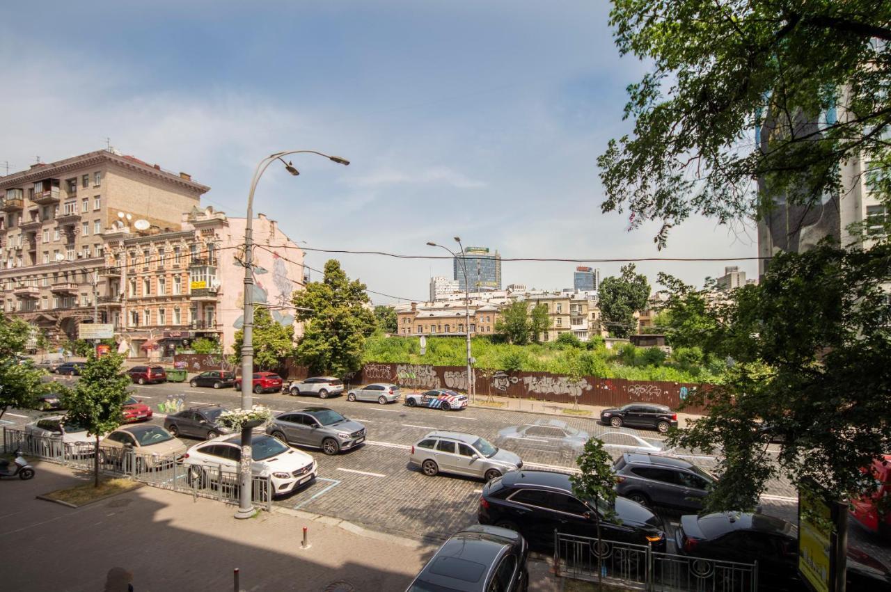 Design Apartments On Velyka Vasylkivska 42 Киев Экстерьер фото